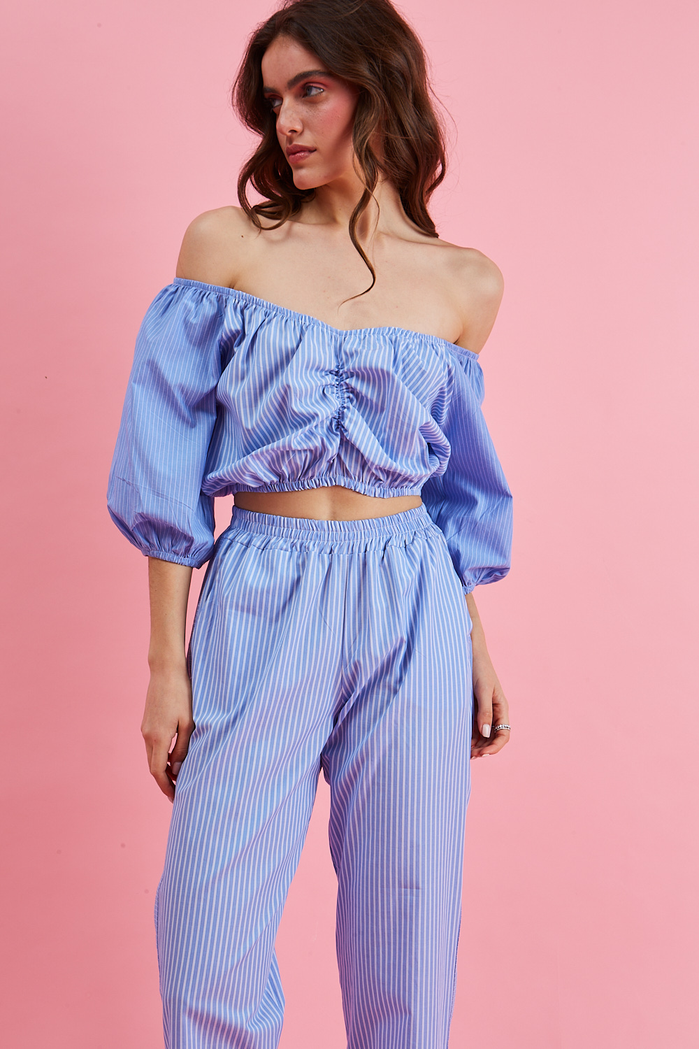 26zm10119 Crop top off shoulder ριγέ μπλε - Image 1